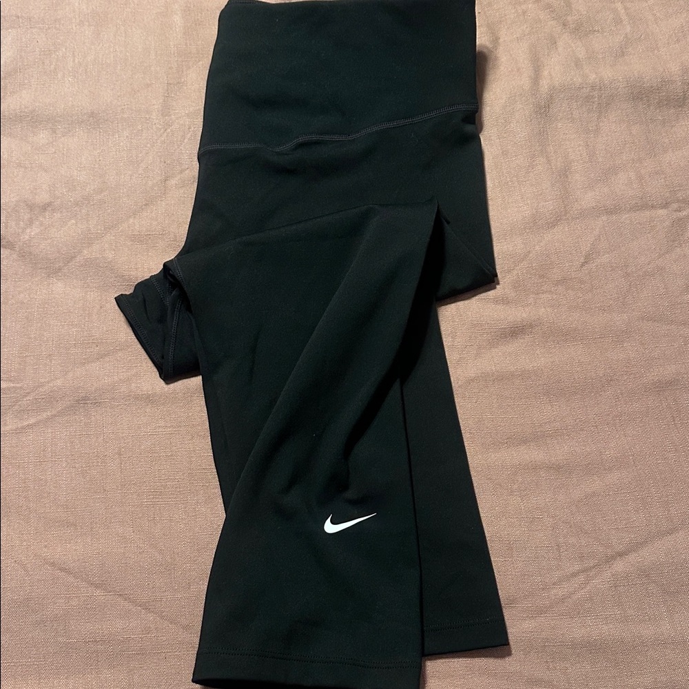 Nike Black Dri-Fit Cropped Leggings